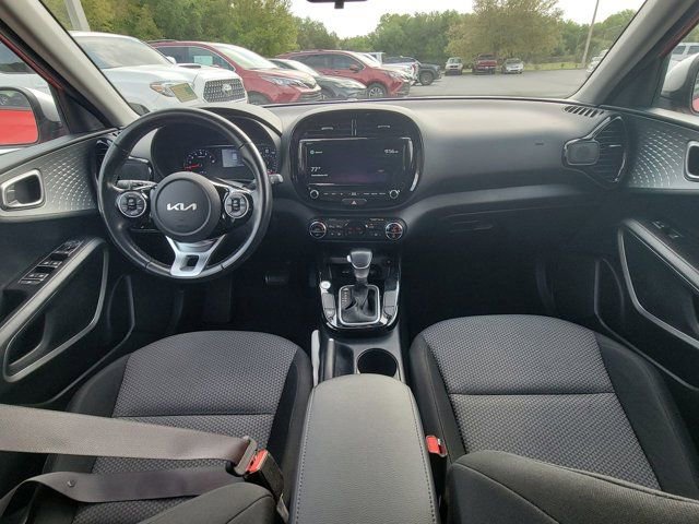 Used 2022 Kia Soul X-Line image 2