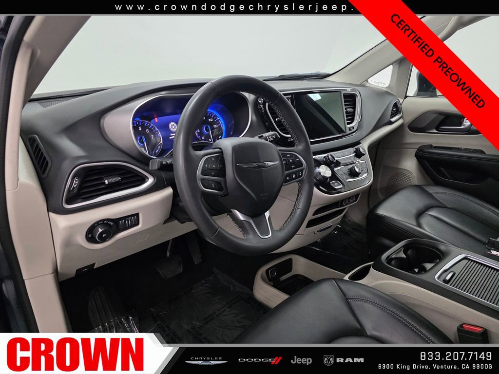 Certified 2023 Chrysler Pacifica Touring-L image 23