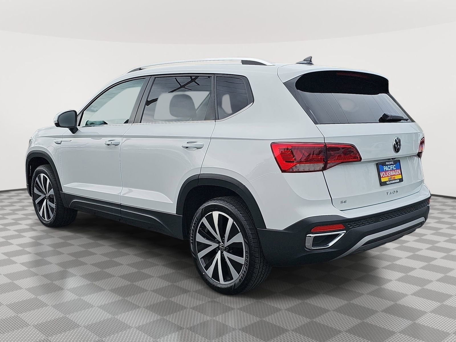 Used 2022 Volkswagen Taos SE FWD image 7