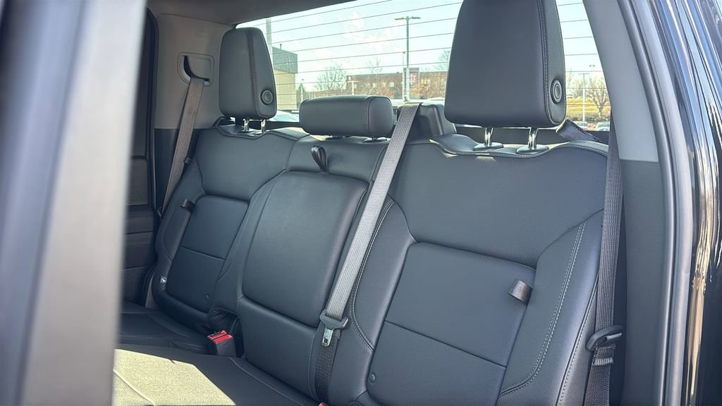 Used 2025 Chevrolet Silverado 3500 LTZ image 27