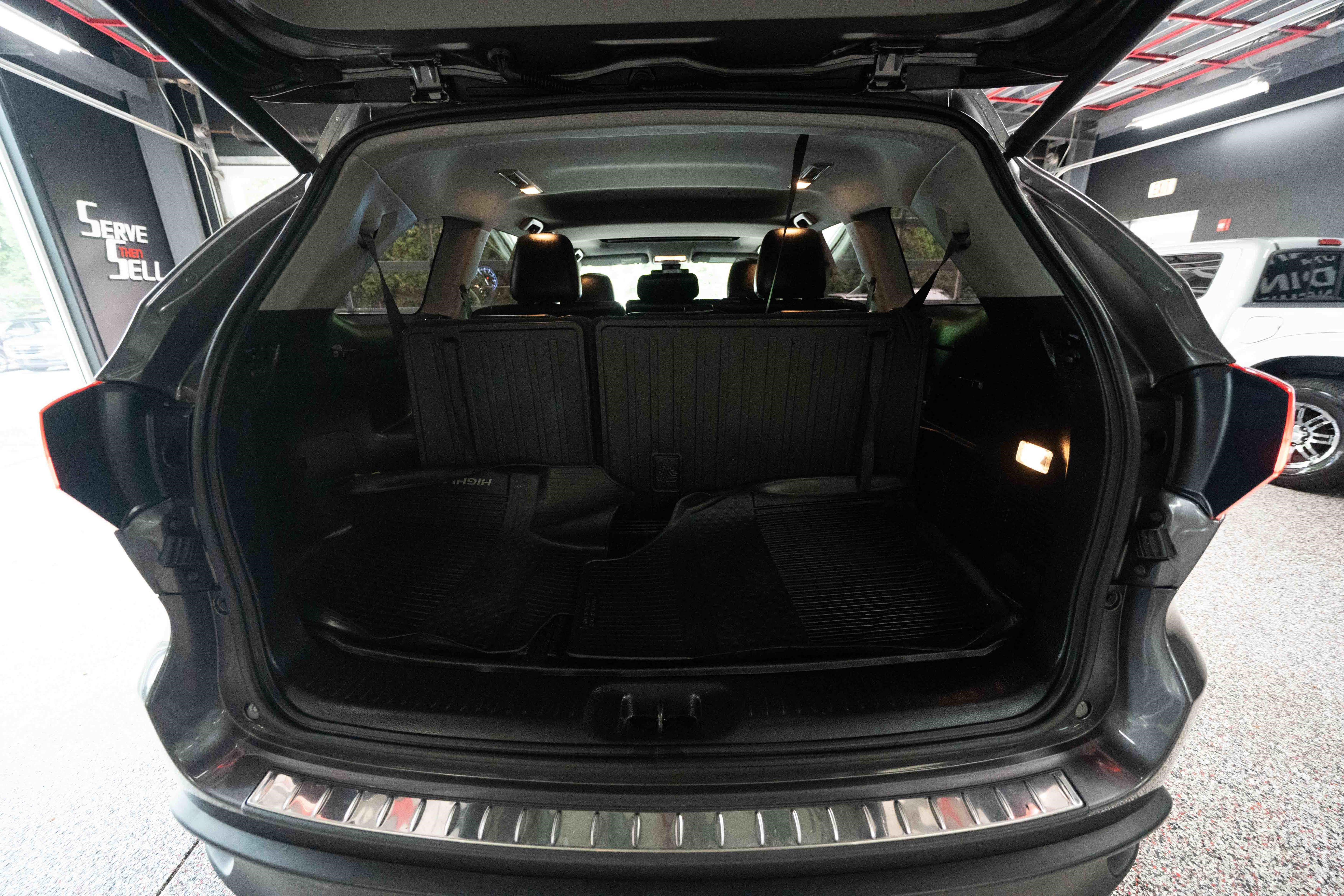 Used 2017 Toyota Highlander XLE AWD/4WD image 28