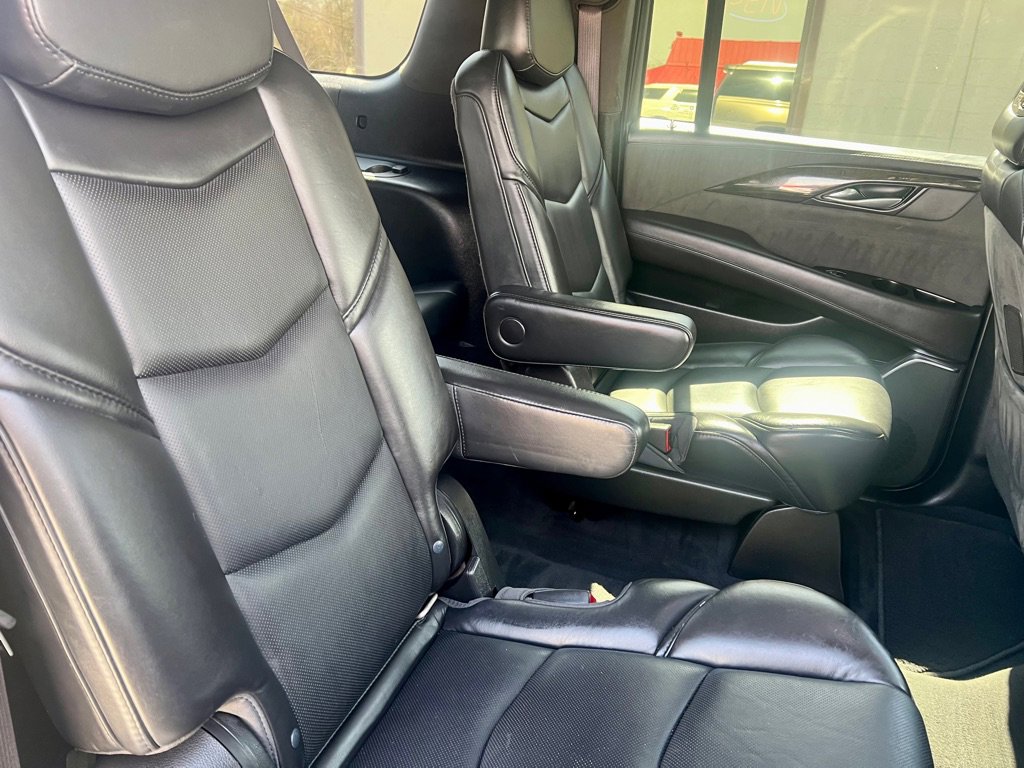 Used 2017 Cadillac Escalade ESV Platinum image 19