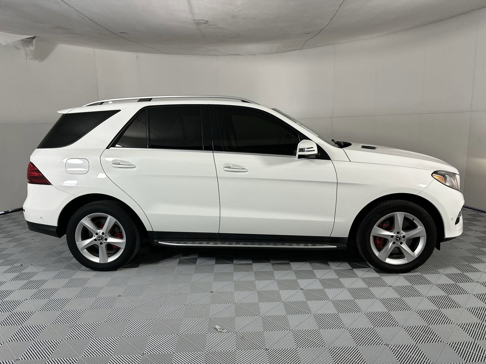 Used 2019 Mercedes-Benz GLE 400 4MATIC image 9