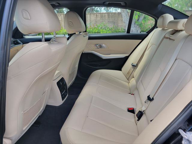 Used 2020 BMW 330i Sedan w/ Driving Assistance Package RWD image 11