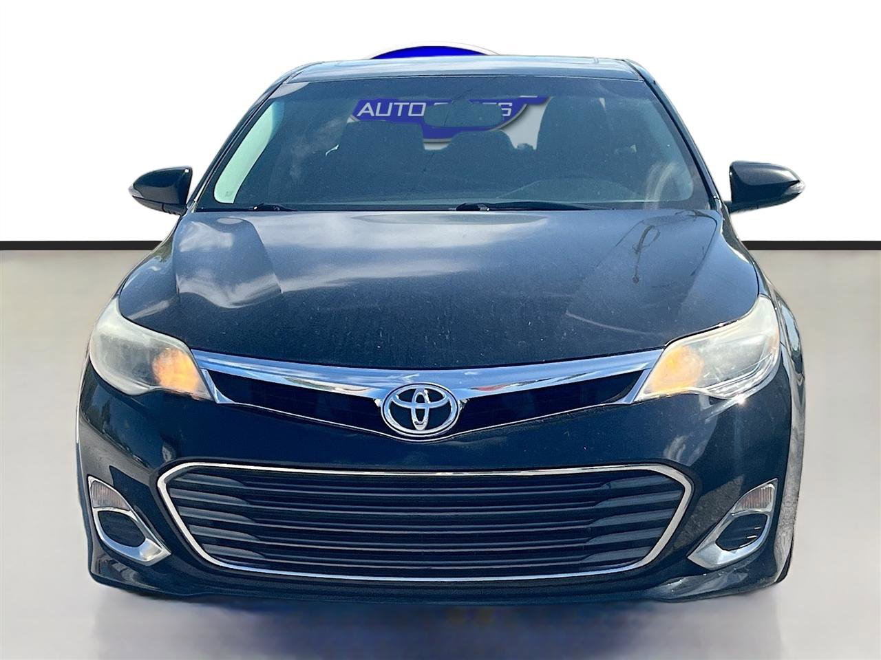 Used 2015 Toyota Avalon XLE Premium image 2
