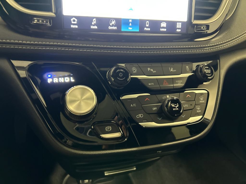 New 2027 Chrysler Pacifica Select FWD image 26