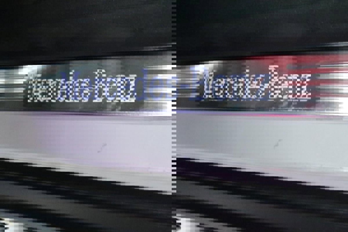 Used 2023 Mercedes-Benz GLS 450 4MATIC image 18