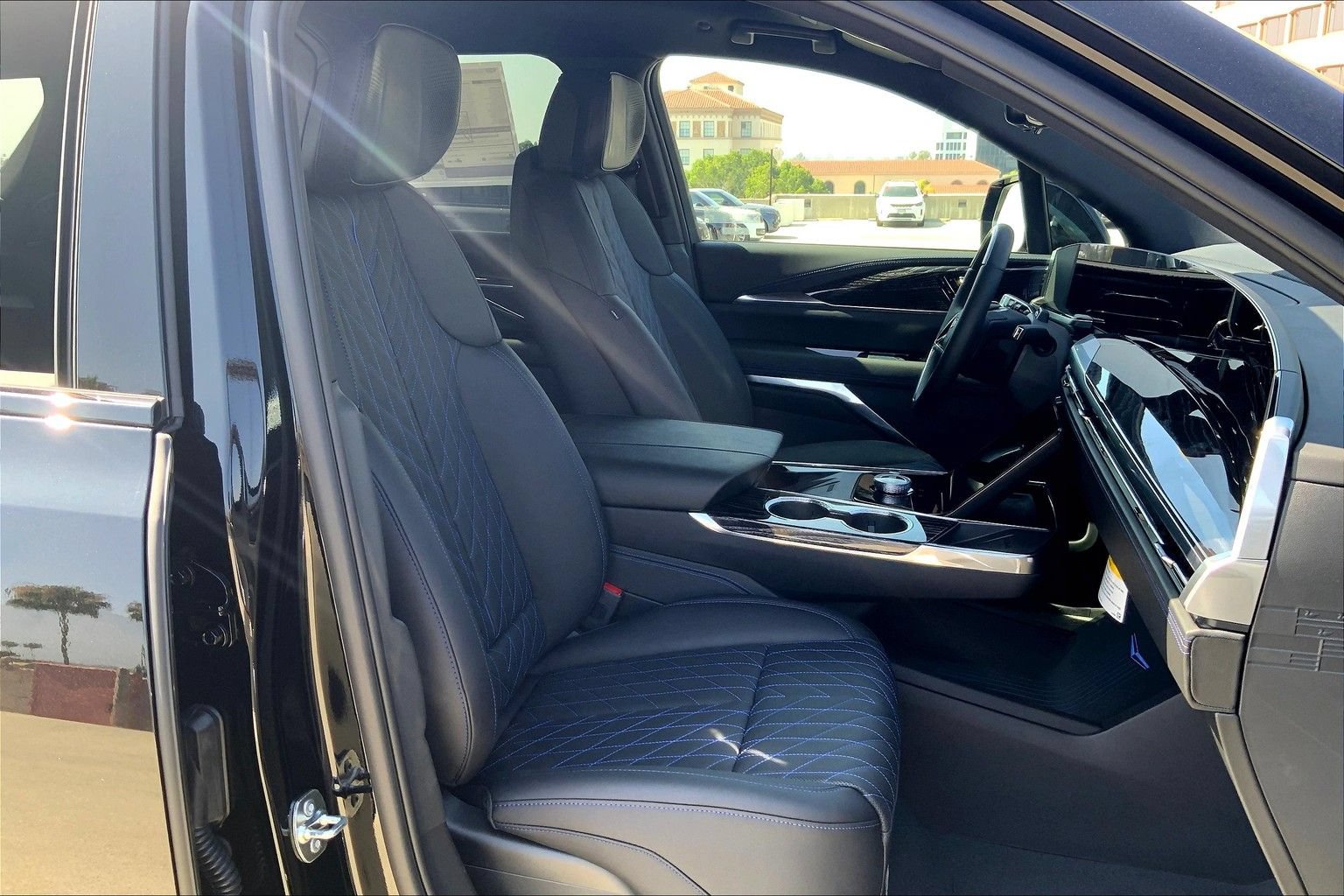 Used 2026 Cadillac Escalade IQL Luxury AWD/4WD image 36