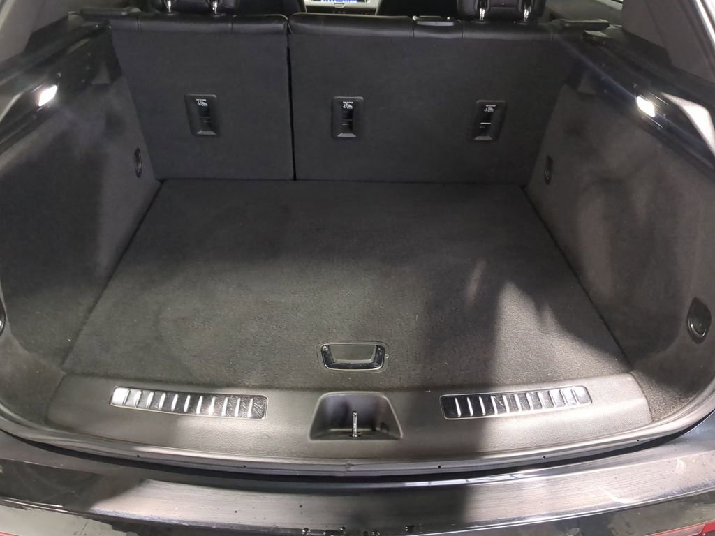 Used 2023 Cadillac XT4 Sport w/ LPO, Onyx Lite Package image 38