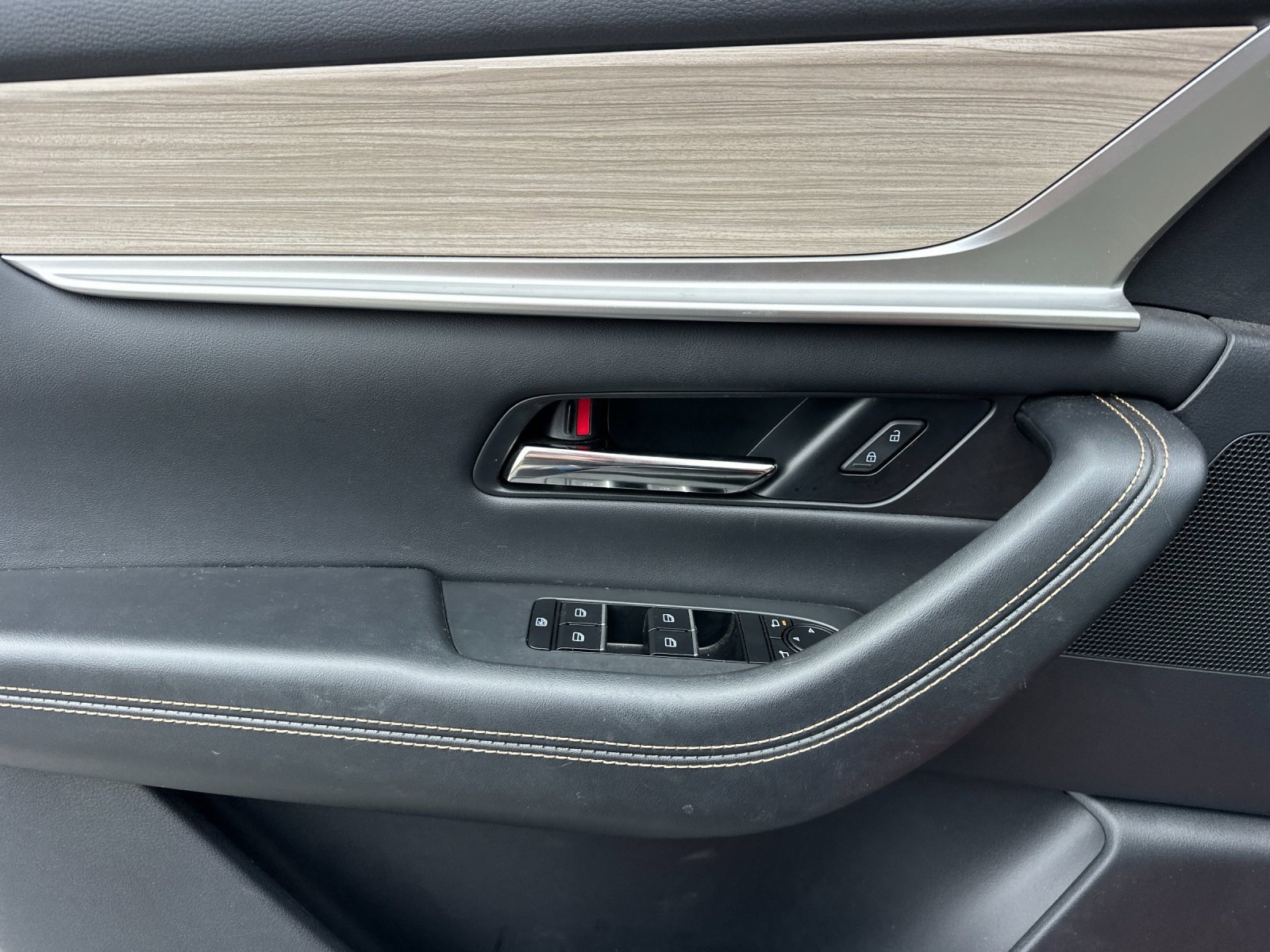 Certified 2025 MAZDA CX-90 Plug-In Hybrid w/Premium Sport image 11