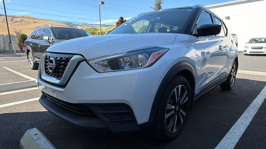 Used 2019 Nissan Kicks SV FWD image 4