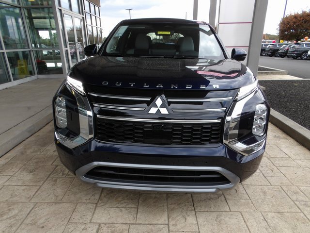 New 2025 Mitsubishi Outlander SE image 2