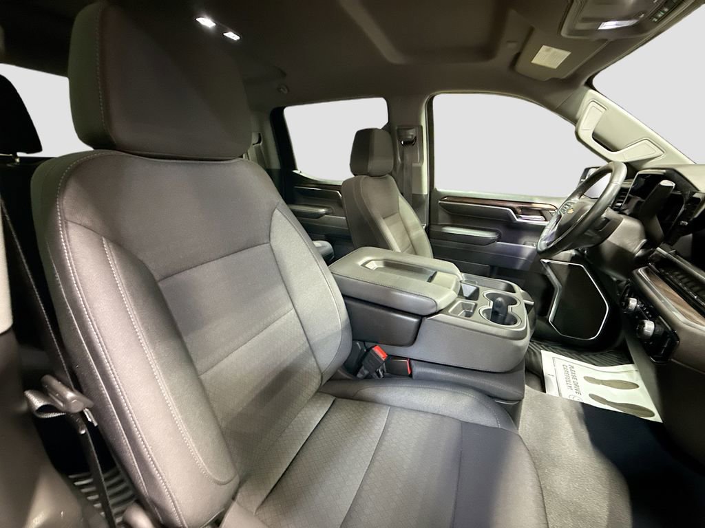 Used 2024 Chevrolet Silverado 1500 LT image 28