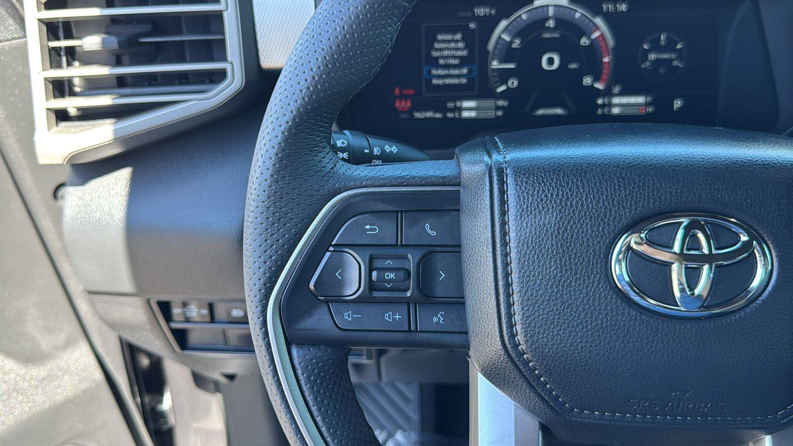 Used 2025 Toyota Tundra Limited image 18