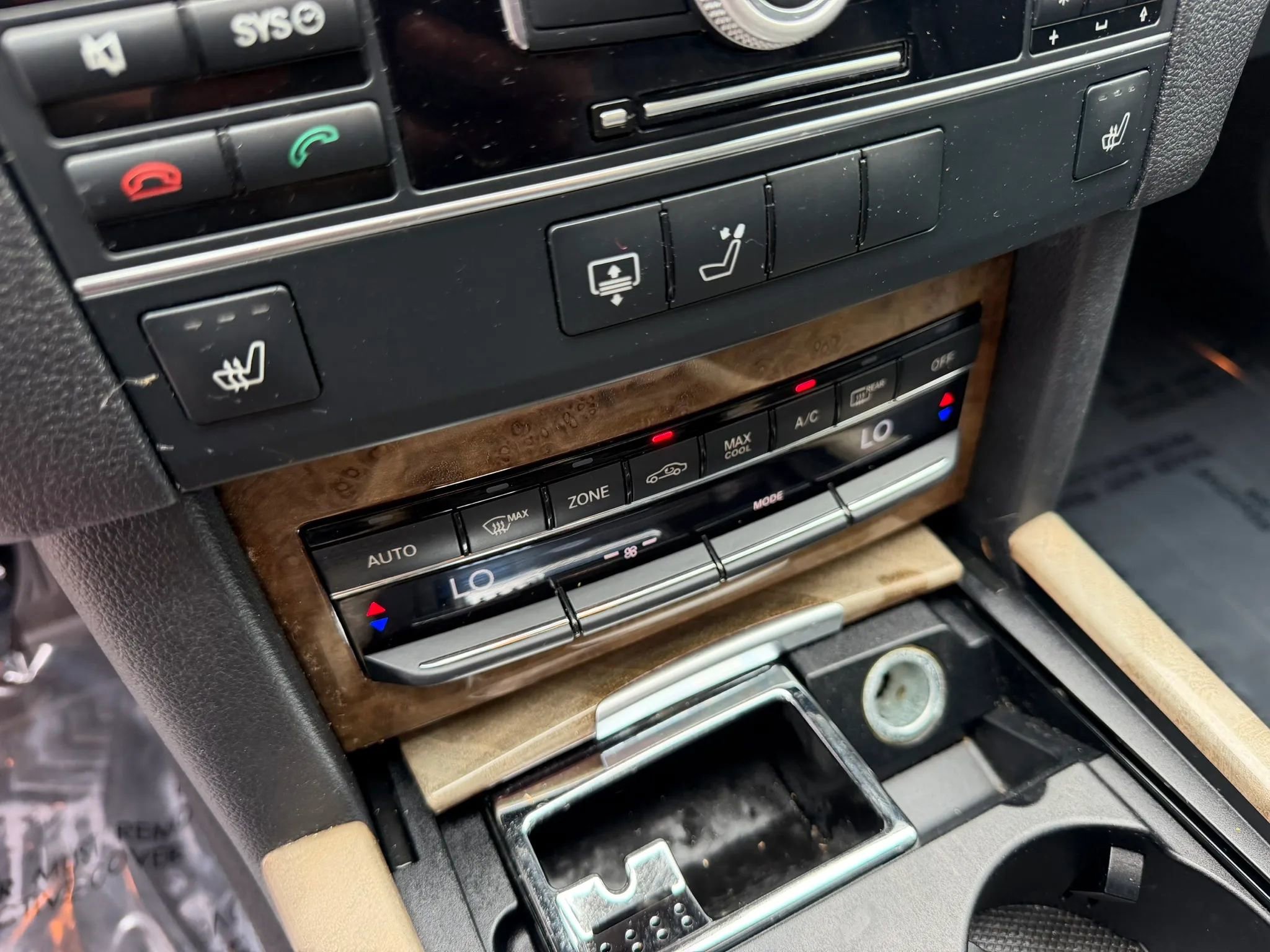 Used 2011 Mercedes-Benz E 350 4MATIC Sedan image 28