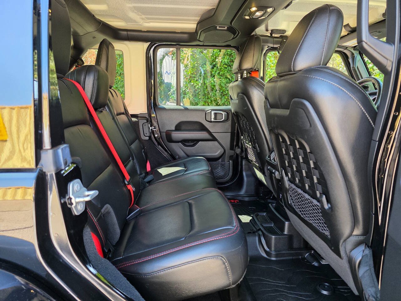 Used 2020 Jeep Wrangler Unlimited Rubicon w/ Quick Order Package 28Y Recon AWD/4WD image 34