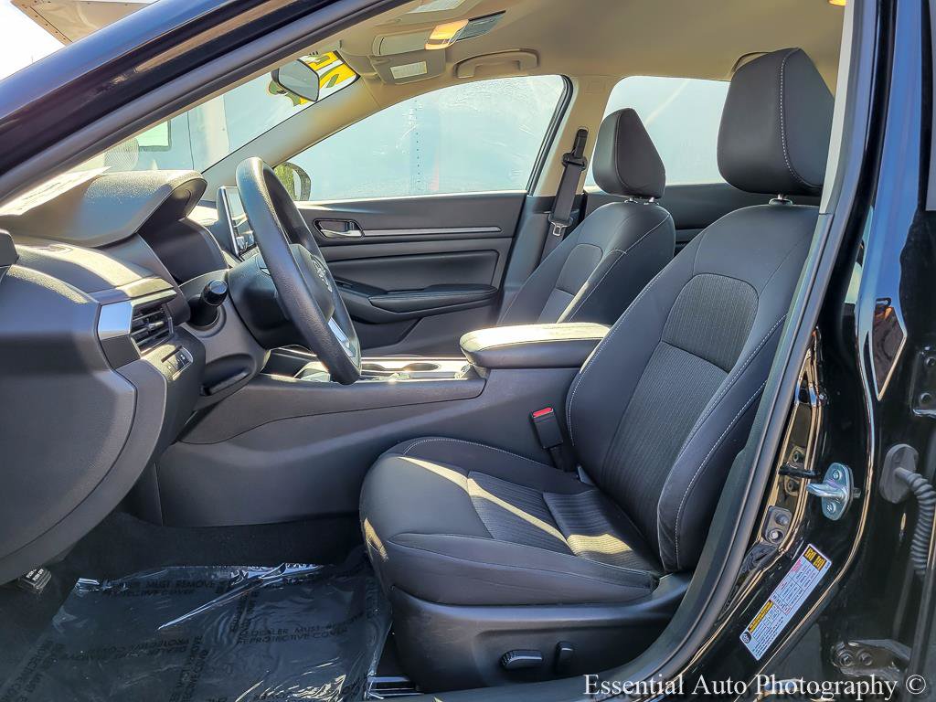 Used 2025 Nissan Altima 2.5 SV FWD image 9