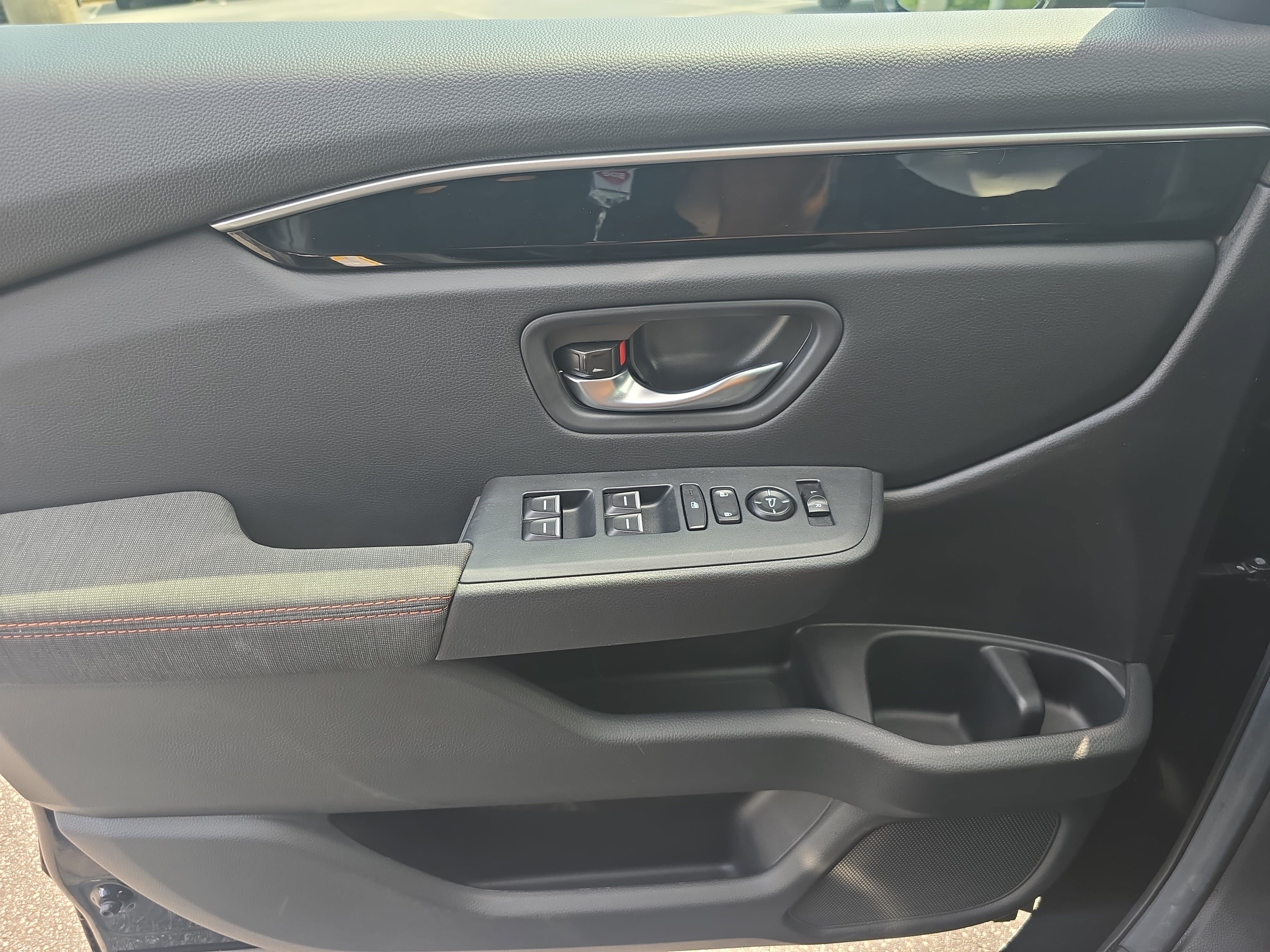 Used 2025 Honda Pilot Sport image 27