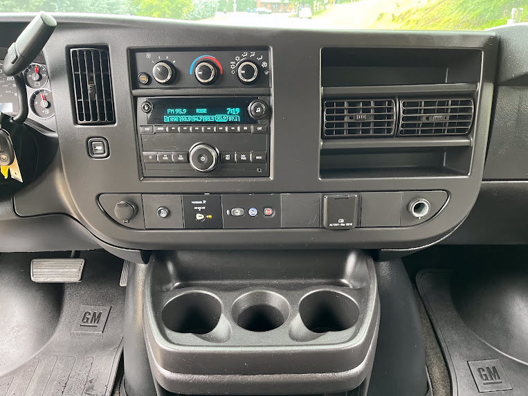 Used 2018 Chevrolet Express 2500 LT w/ LT Preferred Equipment Group RWD image 17