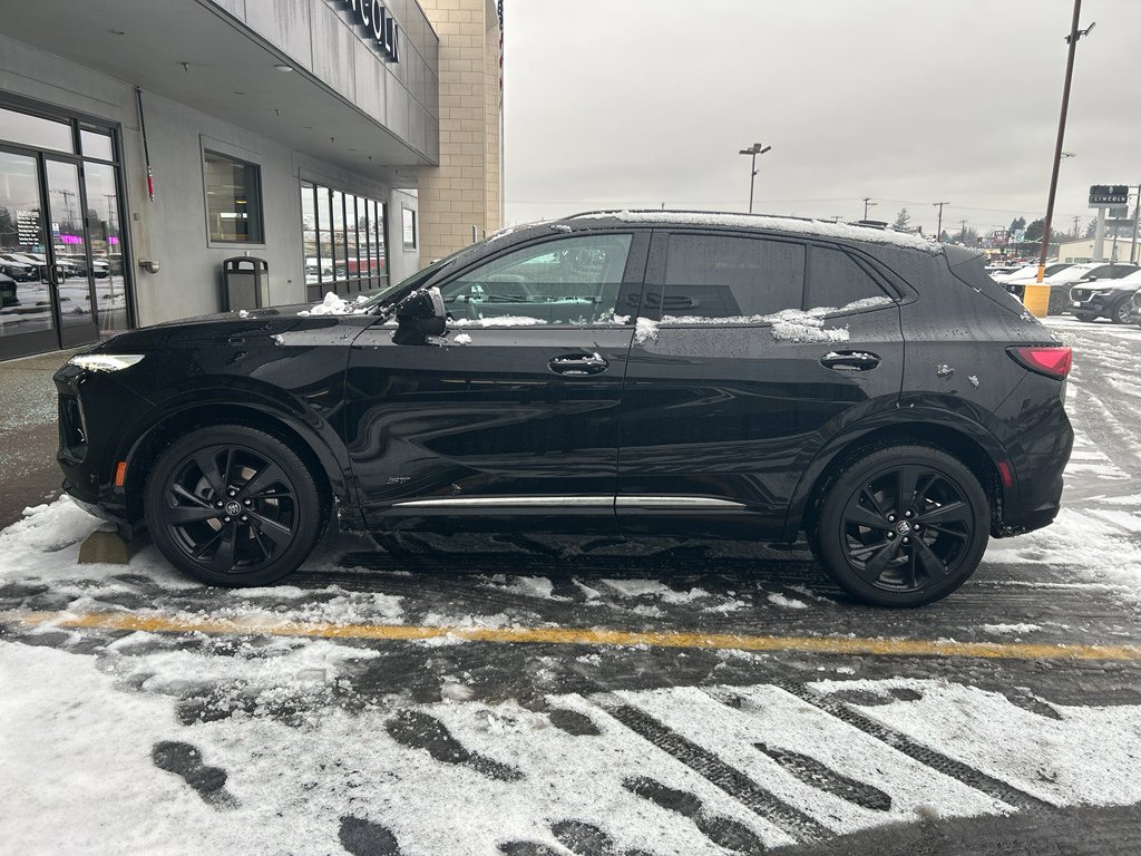 Used 2024 Buick Envision Sport Touring image 4