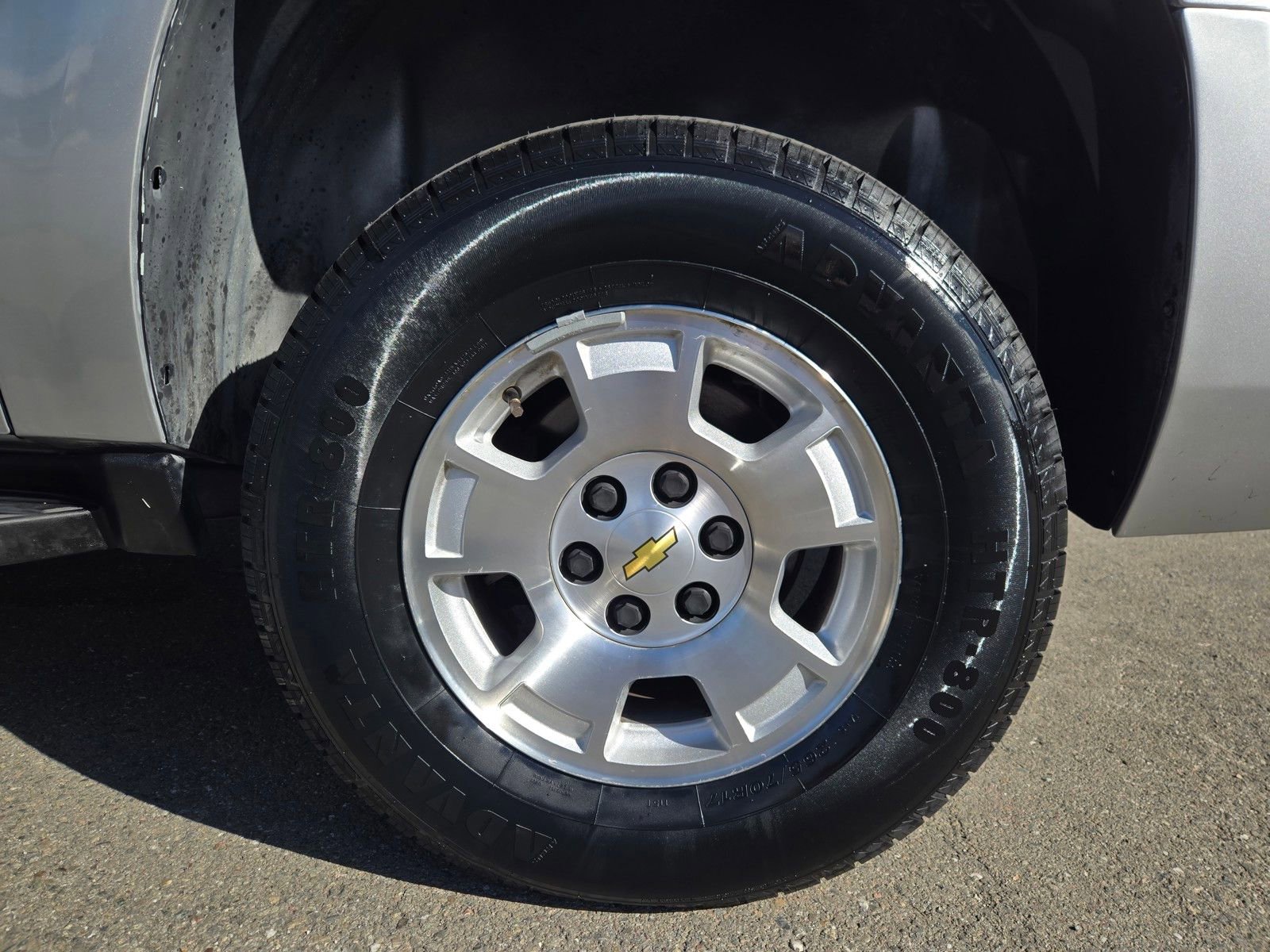 Used 2014 Chevrolet Suburban LT image 10