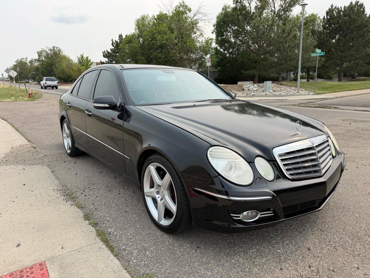 Used 2009 Mercedes-Benz E 350 4MATIC Sedan image 7