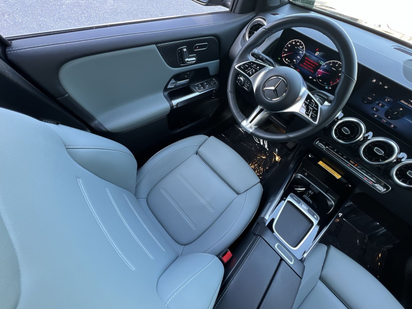 Certified 2026 Mercedes-Benz GLB 250 4MATIC image 16