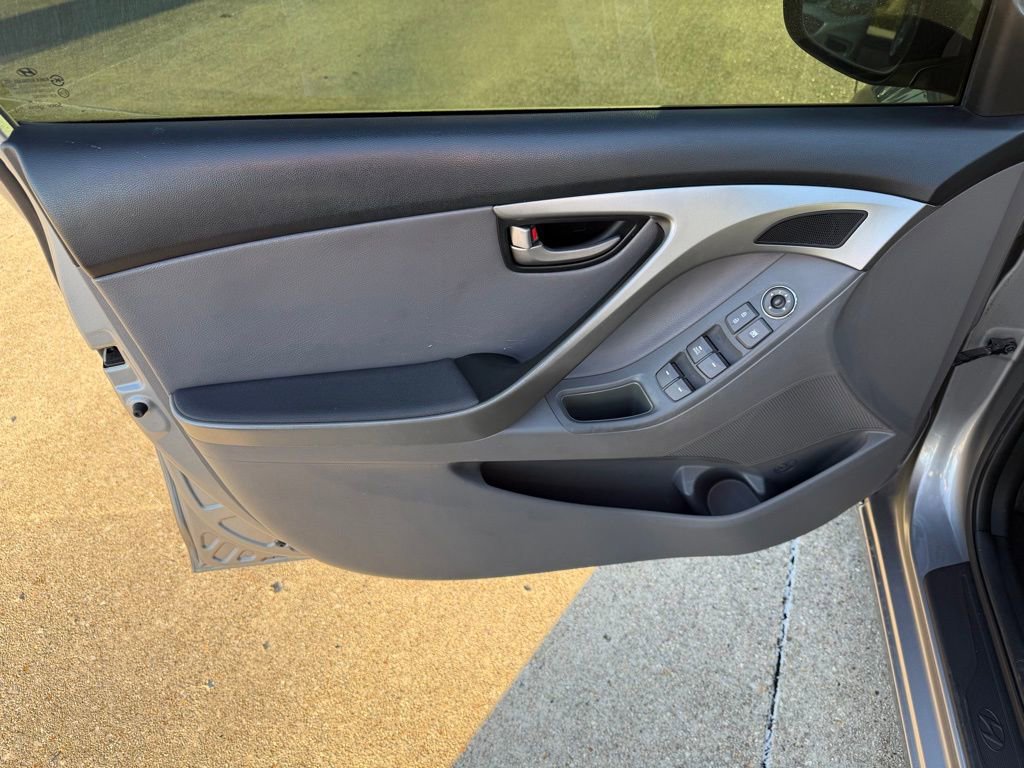 Used 2012 Hyundai Elantra GLS w/ Preferred Pkg 3 image 12