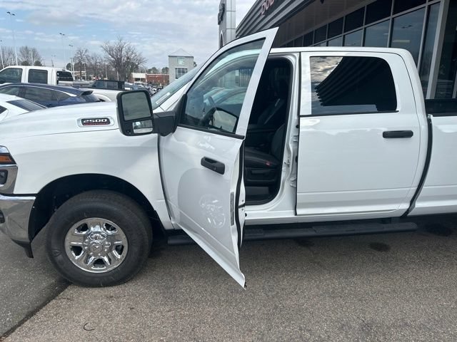 New 2026 RAM 2500 Tradesman AWD/4WD image 19