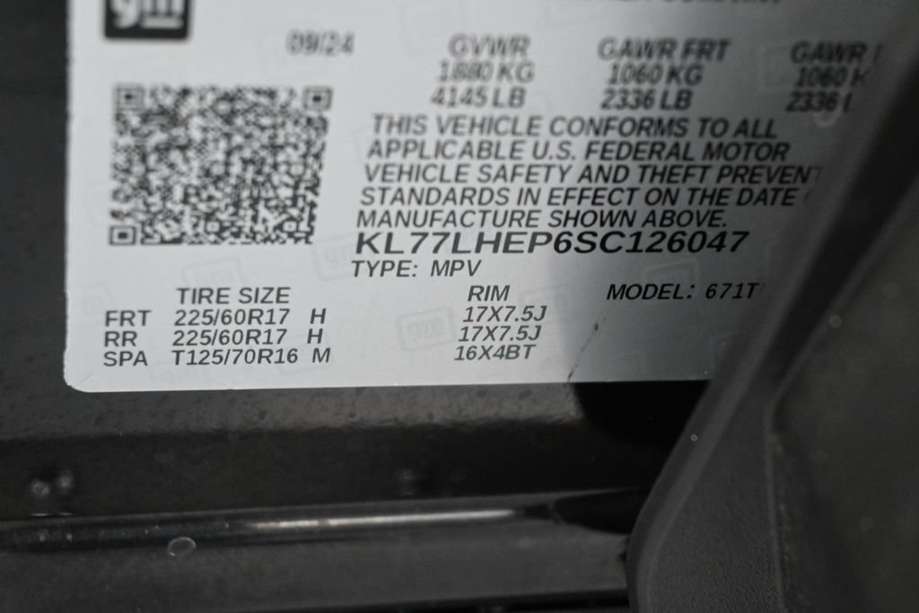 Used 2025 Chevrolet Trax LT FWD image 16