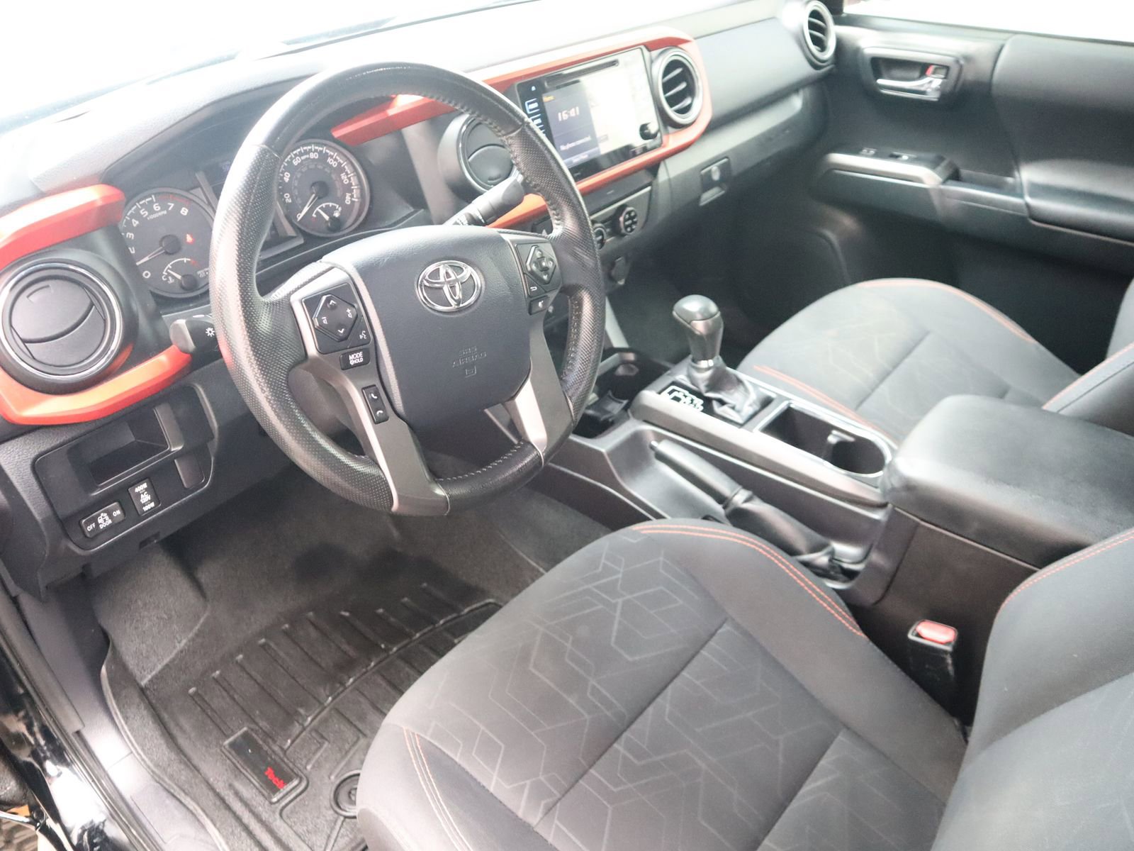 Used 2016 Toyota Tacoma TRD Off-Road w/ Towing Package AWD/4WD image 23