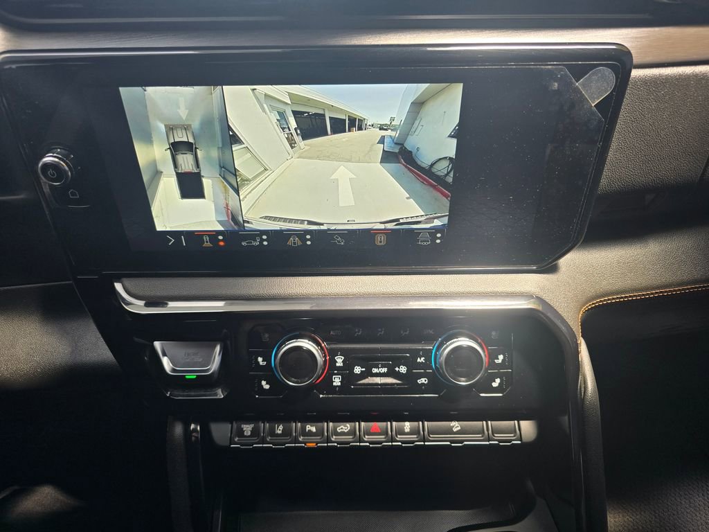 Used 2024 GMC Sierra 2500 AT4 w/ AT4 Preferred Package AWD/4WD image 7