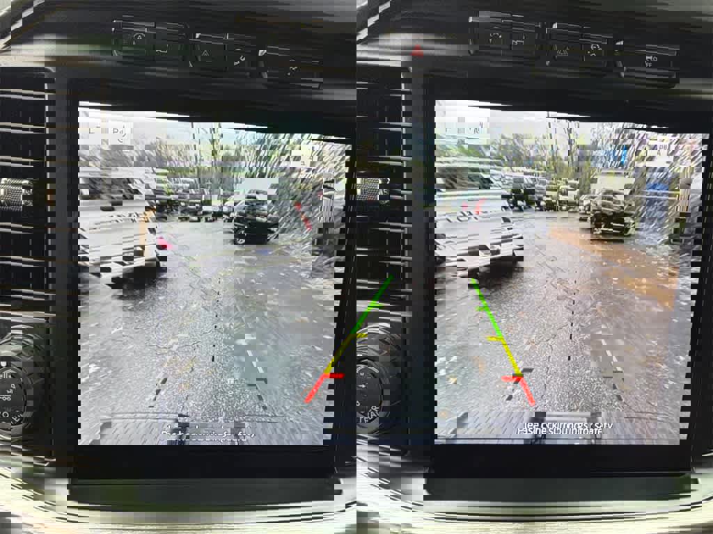 Used 2023 Ford F150 Lariat w/ Trailer Tow Package image 27