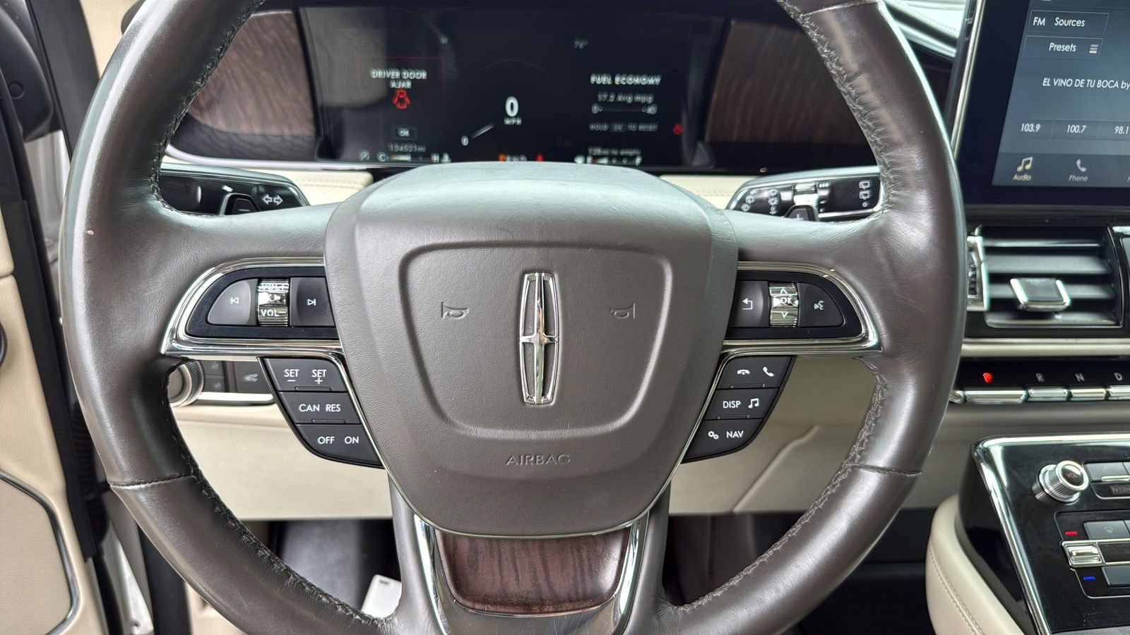Used 2018 Lincoln Navigator Select AWD/4WD image 14