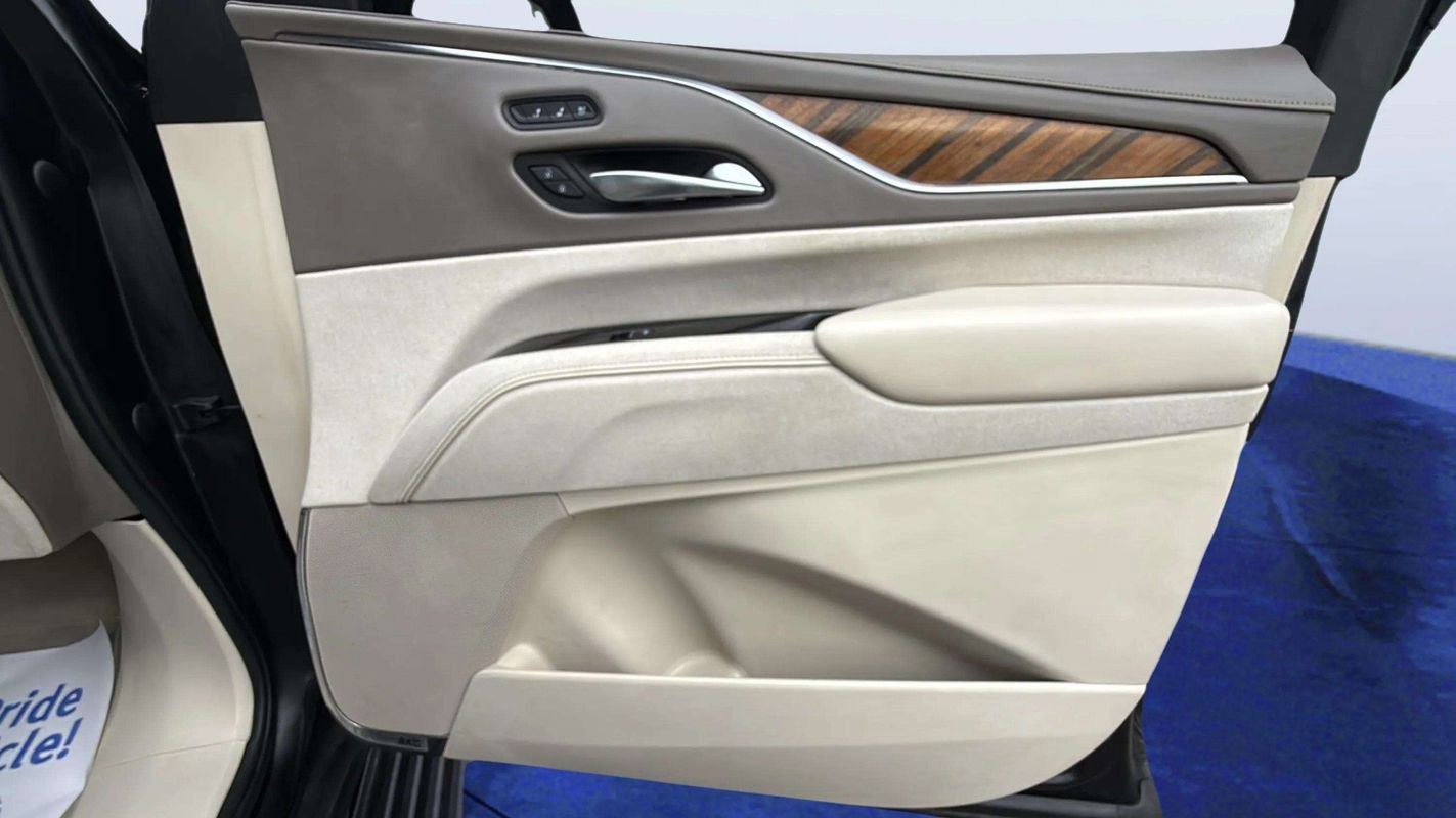 Used 2022 Cadillac Escalade Premium Luxury Platinum w/ LPO, Radiant Package RWD image 20