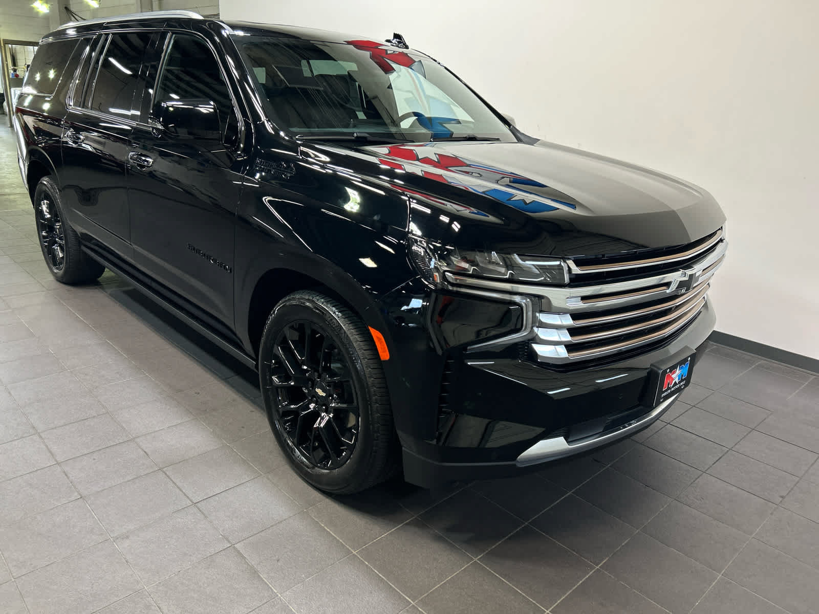 Used 2024 Chevrolet Suburban High Country AWD/4WD image 2