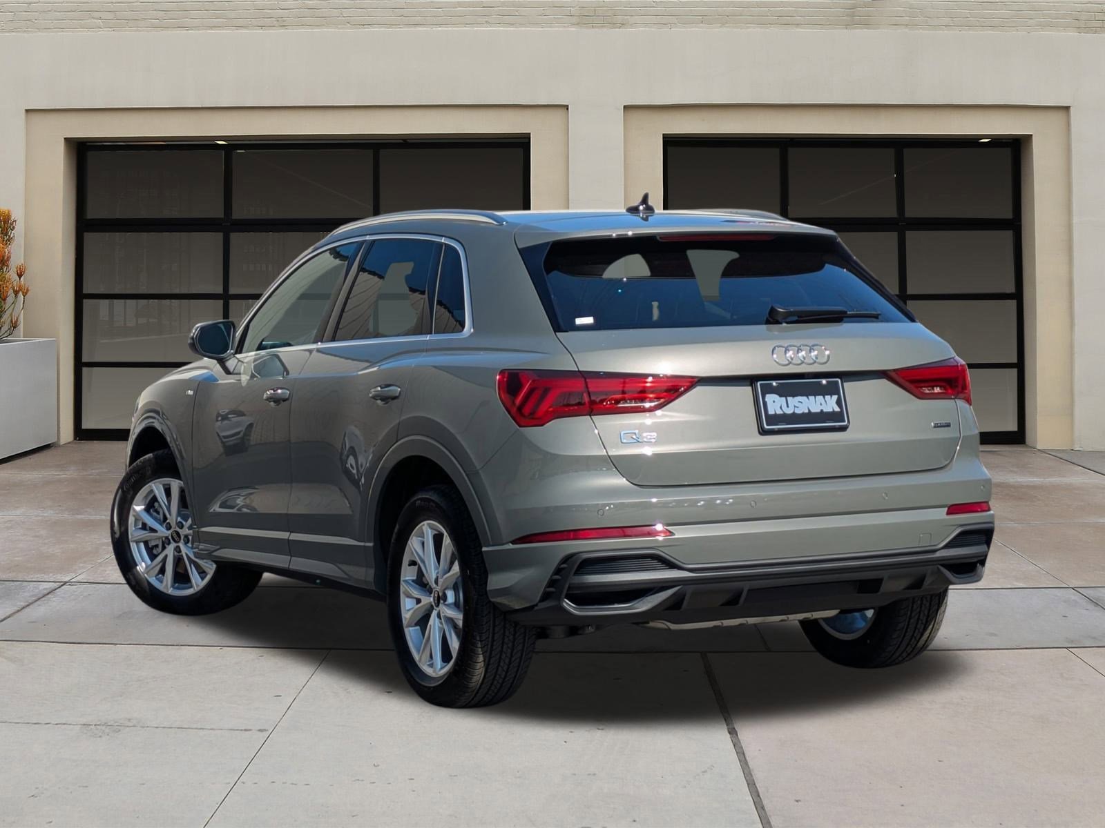 New 2025 Audi Q3 2.0T Premium Plus image 3