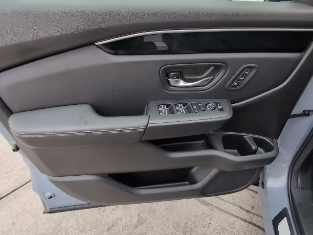 Used 2025 Honda Pilot Touring image 14