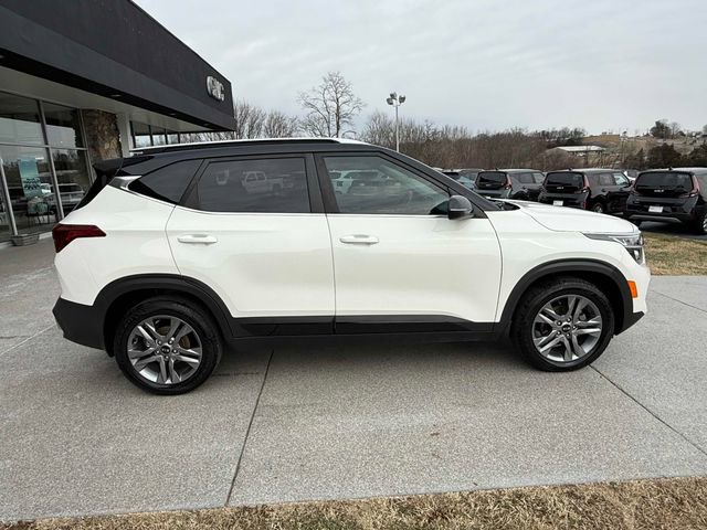 Used 2021 Kia Seltos S FWD image 19