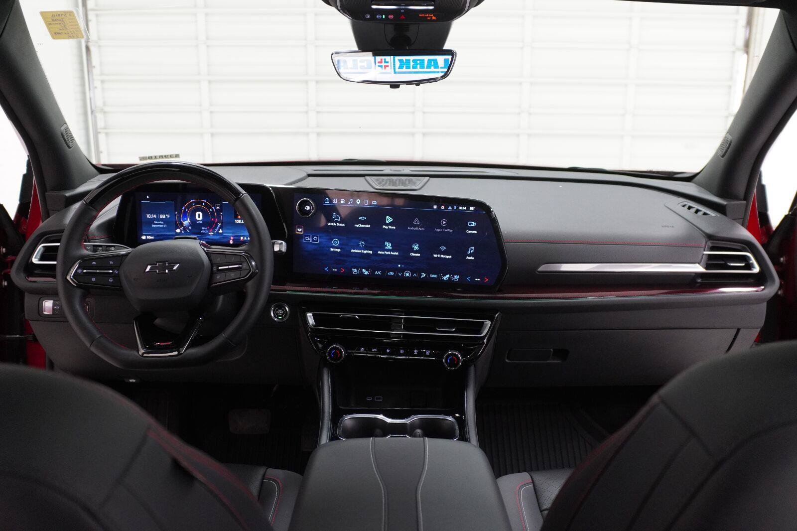 Used 2025 Chevrolet Traverse RS w/ LPO, Floor Liner Package FWD image 36