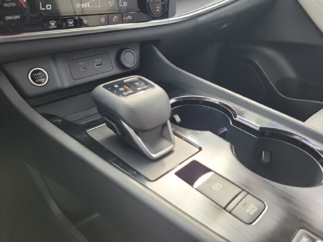 Used 2023 Nissan Rogue SV FWD image 25