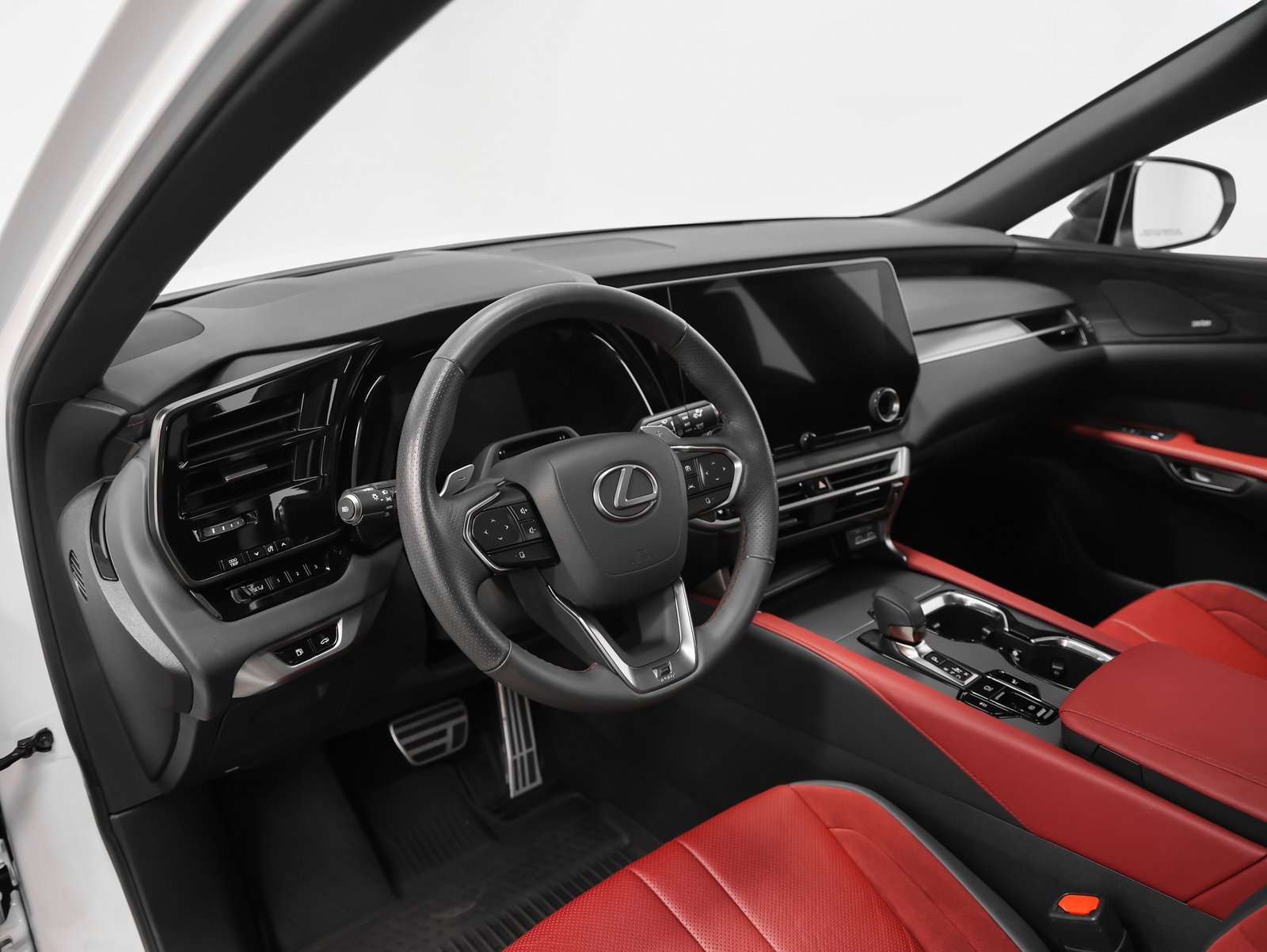 Used 2023 Lexus RX 500h F Sport image 4