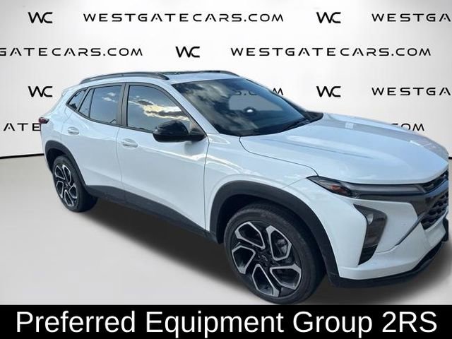 Used 2024 Chevrolet Trax RS w/ Sunroof Package image 2