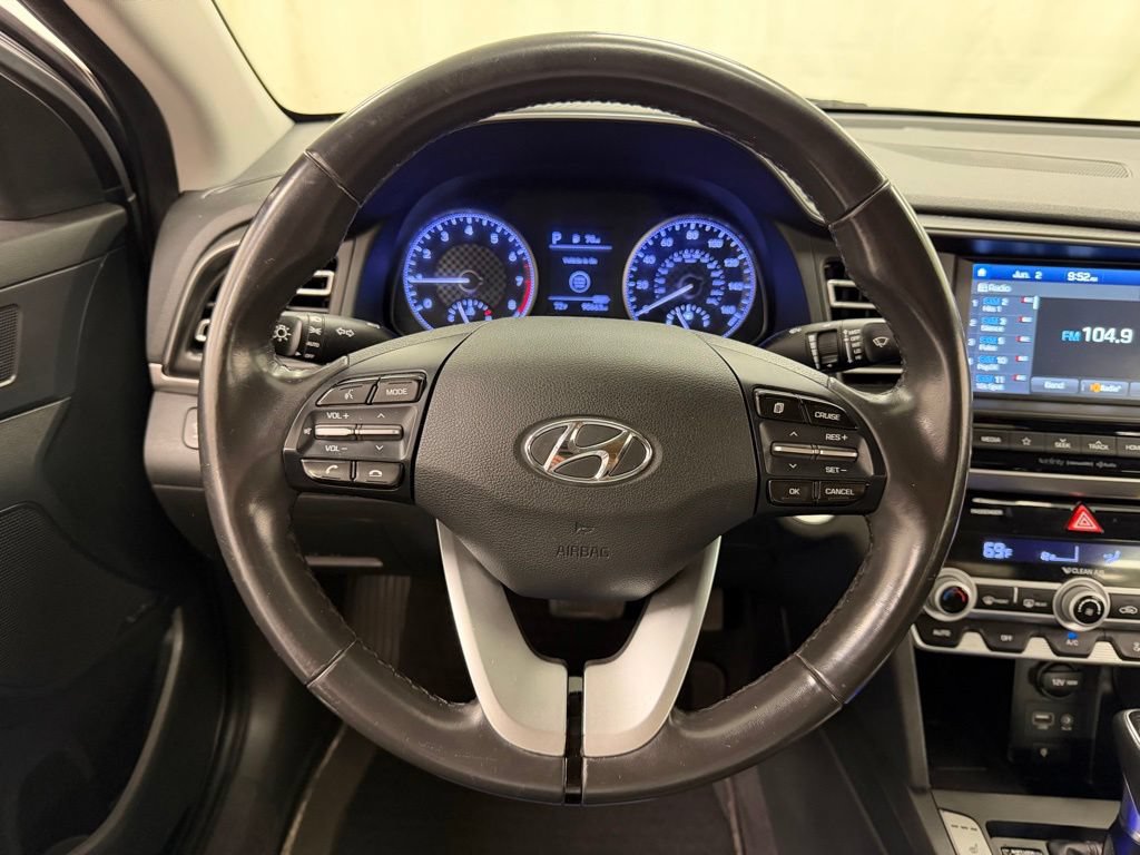 Used 2020 Hyundai Elantra Limited w/ Cargo Package (C1) FWD image 21