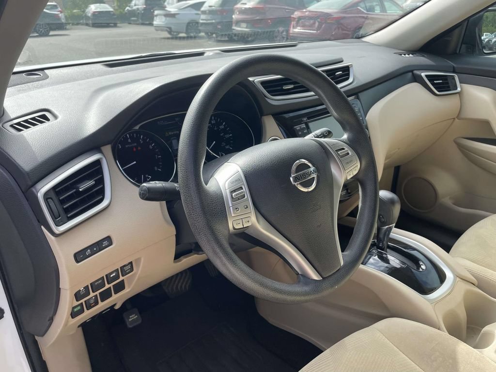 Used 2016 Nissan Rogue SV w/ SV Premium Package FWD image 19