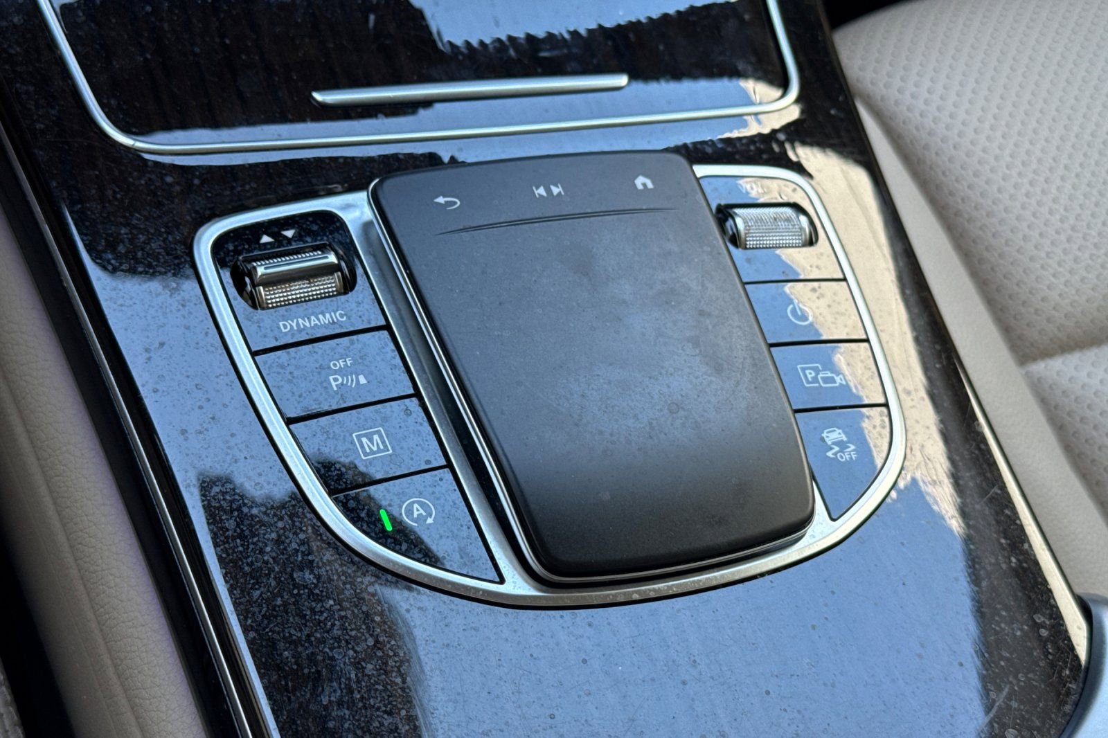 Used 2022 Mercedes-Benz GLC 300 4MATIC image 32