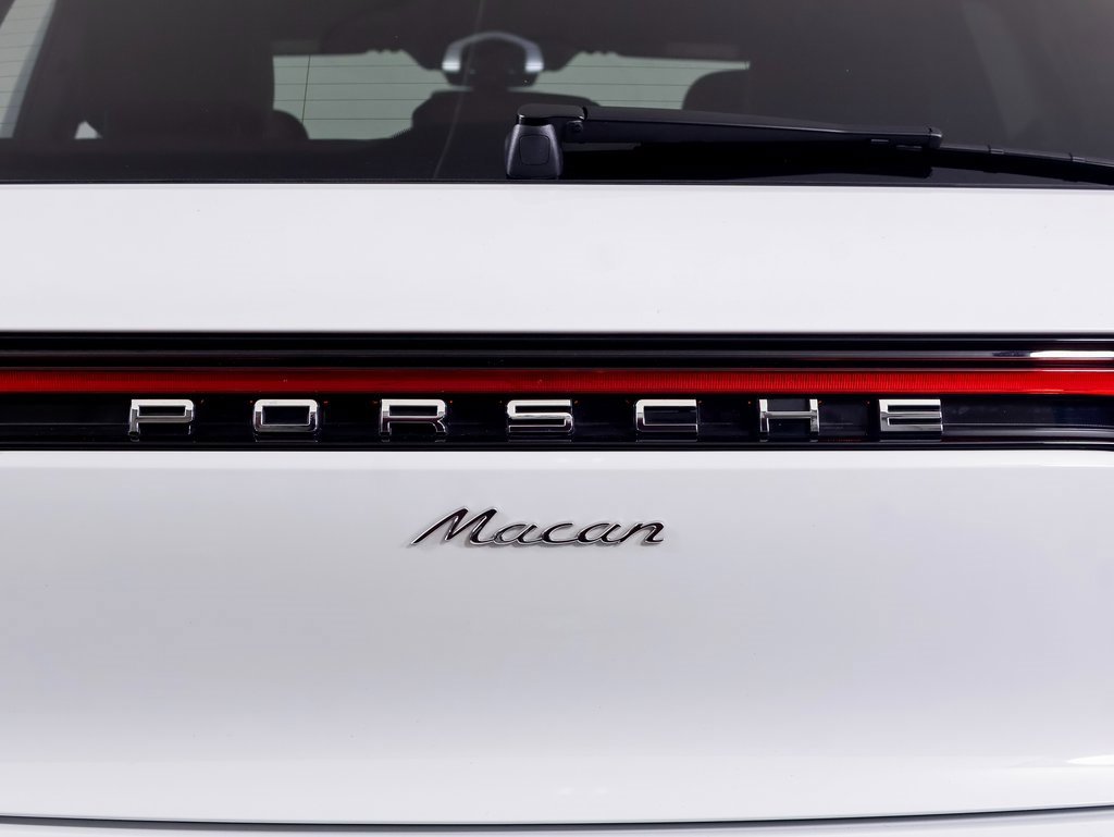 Used 2025 Porsche Macan image 14