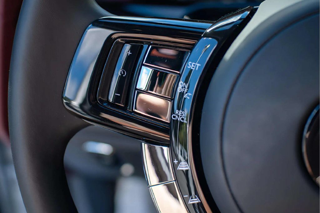 Used 2024 Rolls-Royce Phantom Sedan RWD image 10