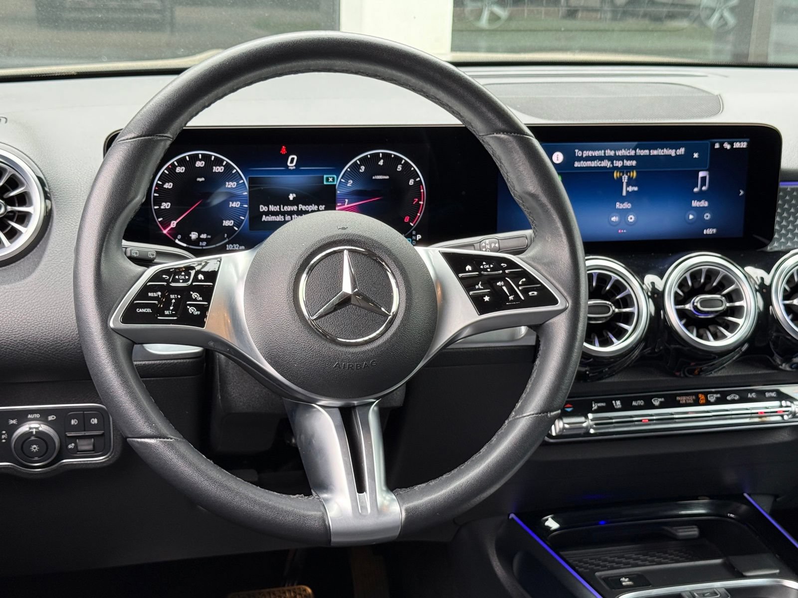 Used 2025 Mercedes-Benz GLB 250 image 43