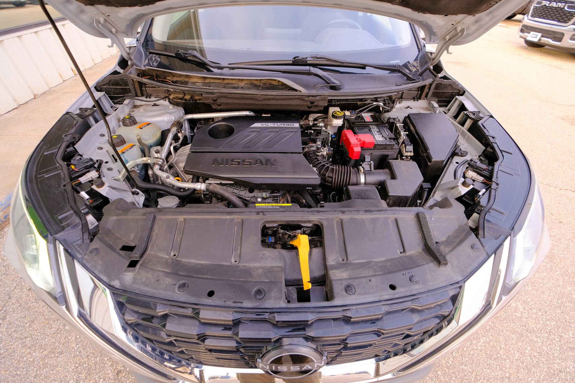 Used 2023 Nissan Rogue SV image 38